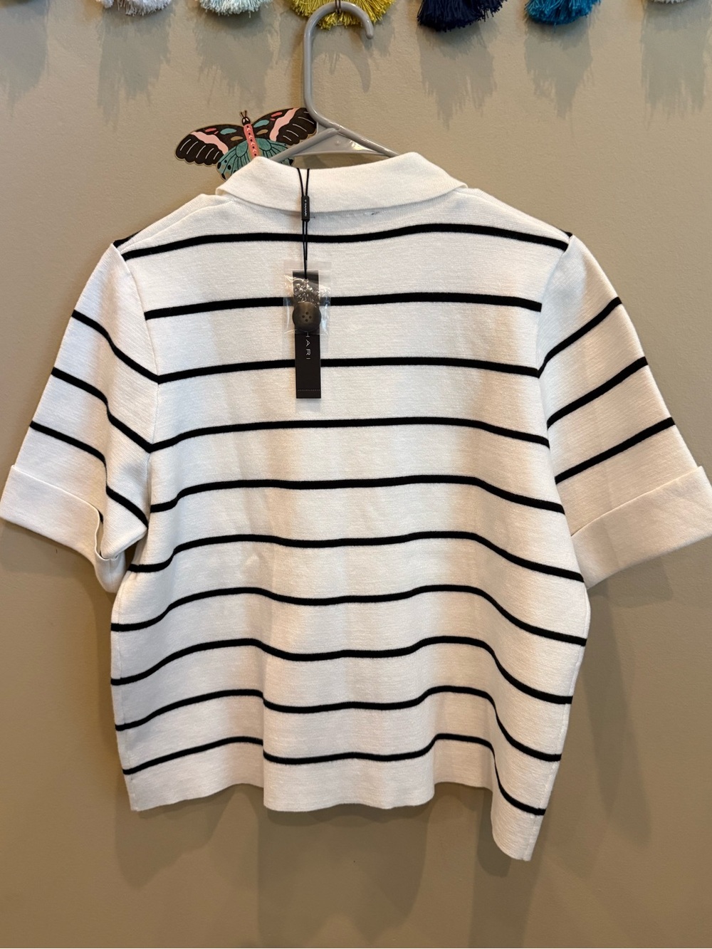 NWT T Tahari White & Black Striped Buttoned Knit Top - Picture 2 of 7